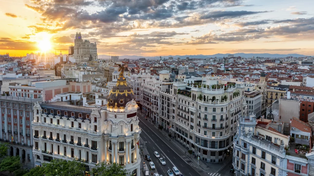 Khám phá kiến trúc thành phố Madrid: Vẻ đẹp hoài cổ kết hợp hiện đại